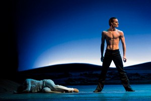 Heinz Spoerlin teoksesta Peer Gynt (kuva: Suomen Kansallisbaletti/Sakari Viika)