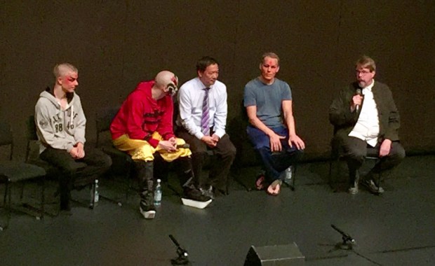 Yleisökeskustelussa esityksen jälkeen Antti SIlvennoinen, Elias Edström, Lü Suosen, Tero Saarinen, Veli Rosenberg