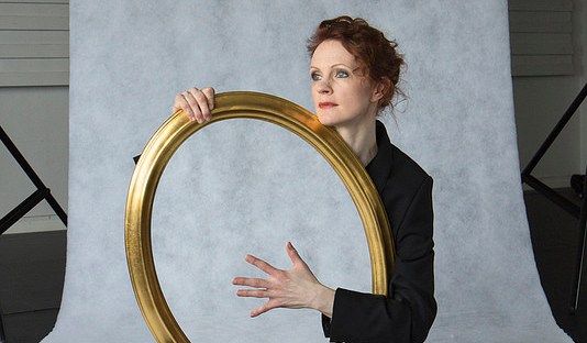 Kuvassa Minna Haapkylä. Kuva: Timo Teräväinen.