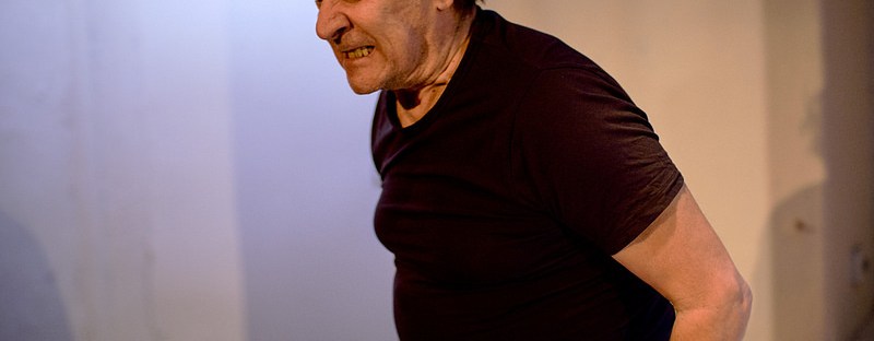 Kuvassa Pekka Laiho. Kuva: Teatteri Jurkka/Marko Mäkinen (2018)