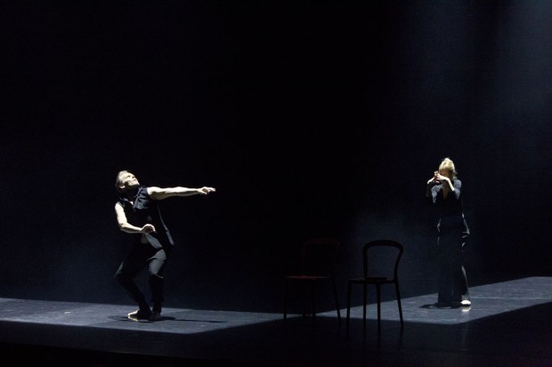 Tero Saarinen ja Carolyn Carlson. Kuva: Petri Laitinen.