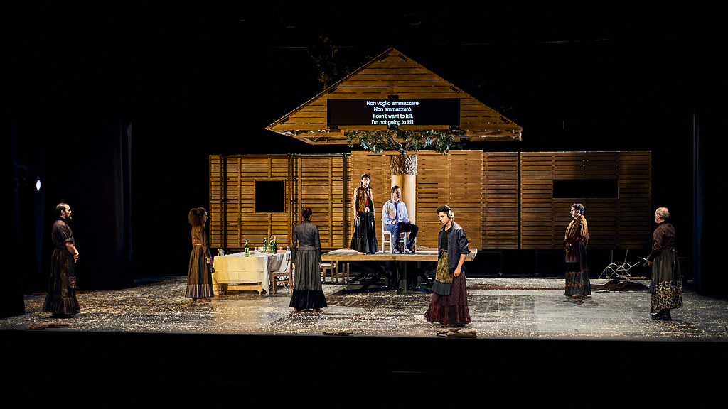 Catarina and the Beauty of Killing Fascists. Kuvassa Rui M. Silva, Carolina Passos Sousa, Isabel Abreu, Beatriz Maia, Romeu Costa, Marco Mendonça, António Parra, António Fonseca. Kuva: Joseph Banderet.