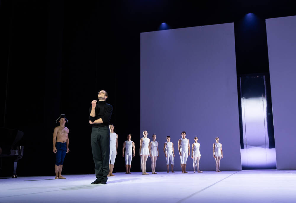 Kuolema Venetsiassa. Kuvassa Ilja Bolotov, Michal Krčmář, Giulio Diligente, Frans Valkama, Heidi Salminen, Emilia Števík, David Rathbun, Alfio Drago, Francesca Loi ja Stefania Cardaci-Krčmář. Kuva: Roosa Oksaharju.