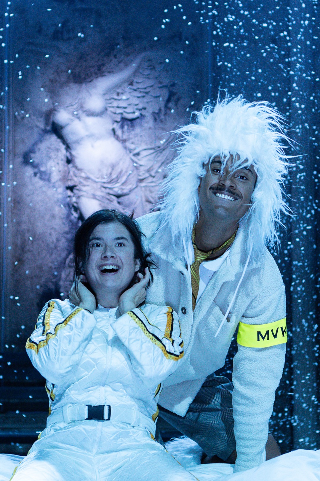 Angels in America. Kuvassa Aksa Korttila ja Leo Ikhilor. Kuva: Mitro Härkönen.