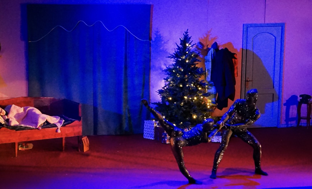 PDC: Pähkinänsärkijä. Kuvassa Kati Aalto ja etualalla (ehkä) Riikka Tankka ja Tuukka King-Piitulainen. Kuva: Ilona Koskimäki.