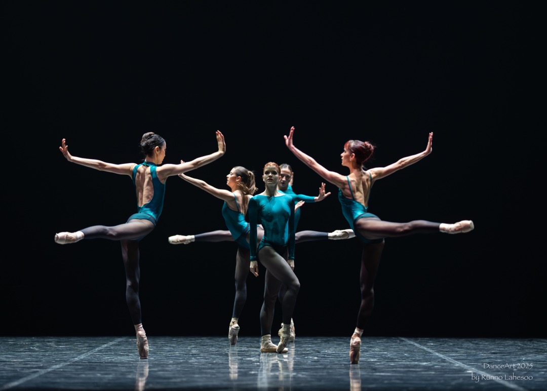 In the Middle, Somewhat Elevated. Kuva: Rünno Lahesoo.